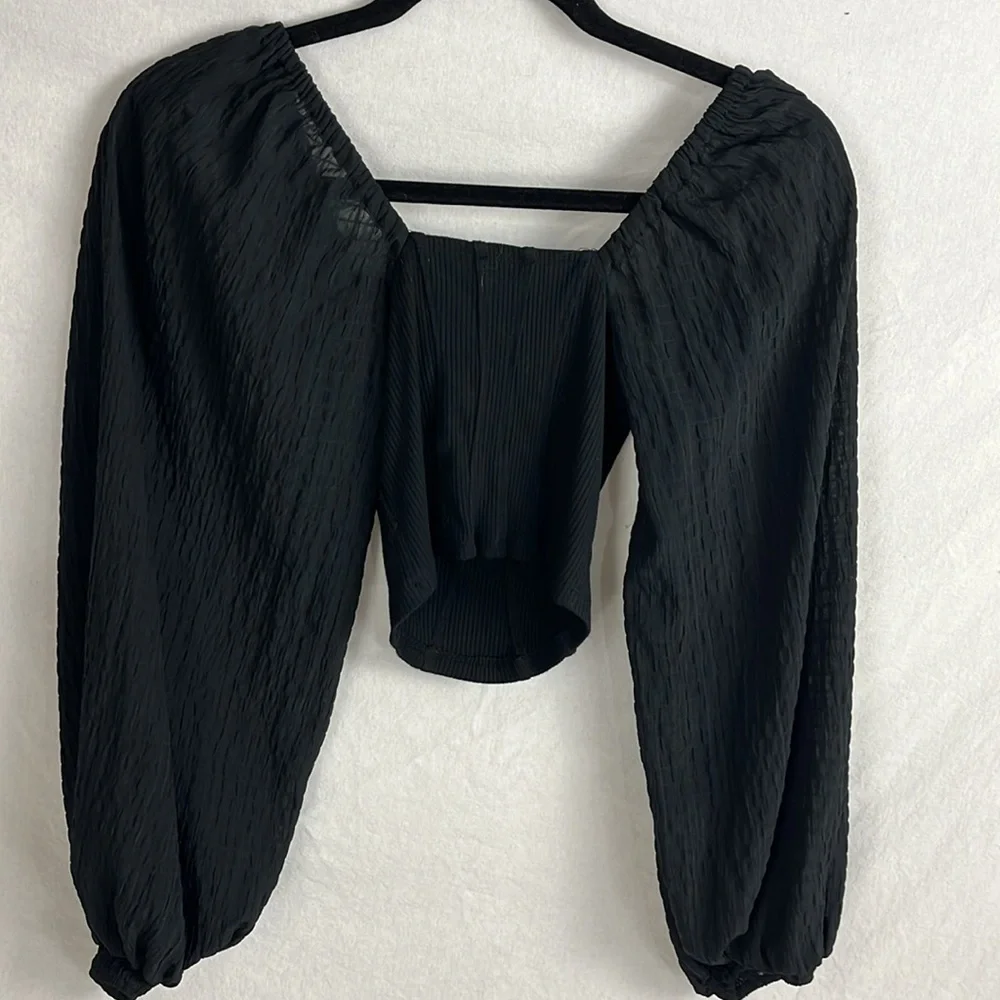 Urban Outfitters xs Claudia balloon sleeve top
